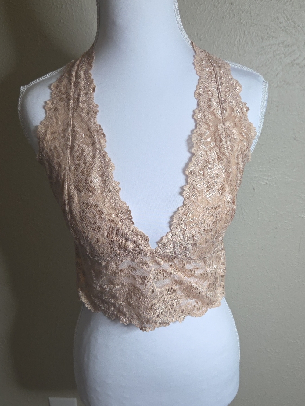 FREE PEOPLE Halter Bralette in Nude - Delicate Stretch Lace, LG - Wore 1x!